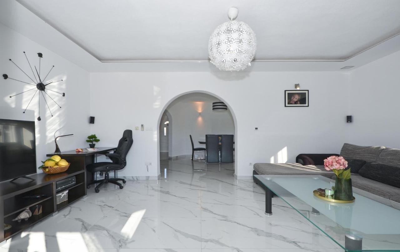 Copacabana Beach Apartments Trogir Exterior foto