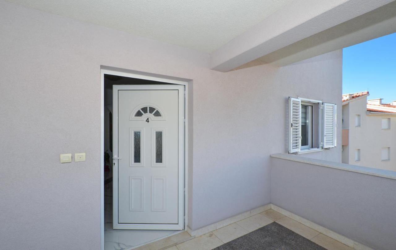 Copacabana Beach Apartments Trogir Exterior foto